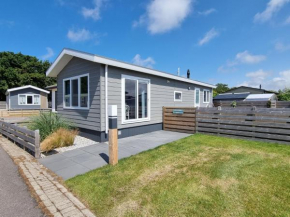 Chalet 82 op Chaletpark Bregkoog